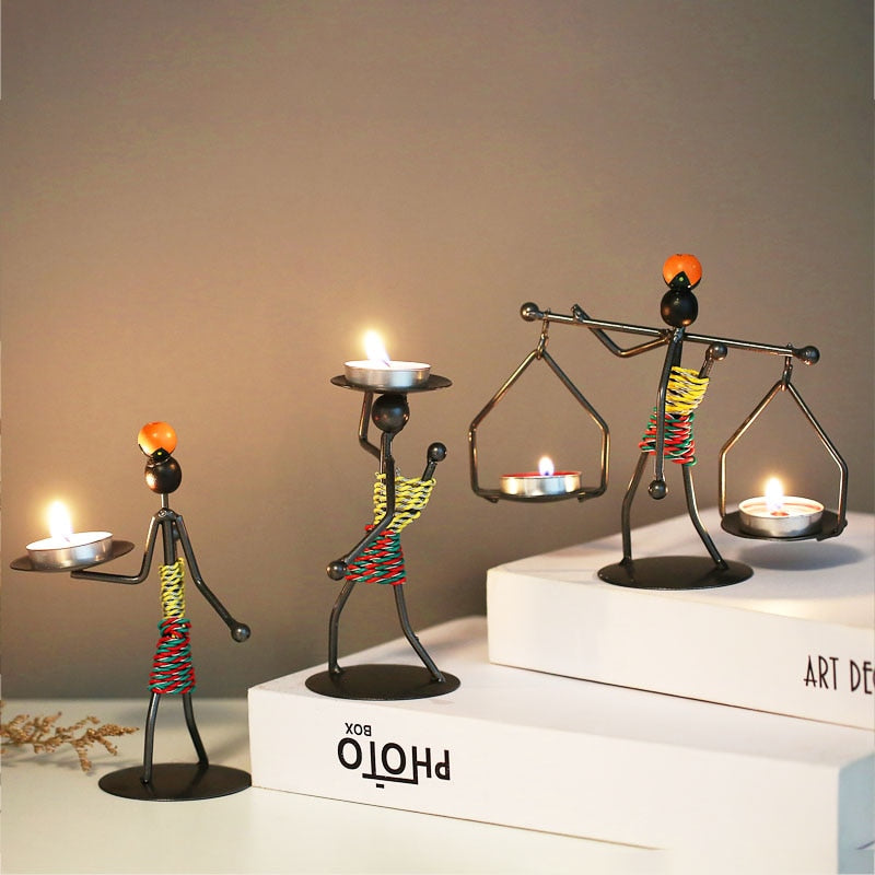 Ilumina tu Hogar con Elegancia: Porta velas Escultura de Personaje Abstracto en Metal Nórdico